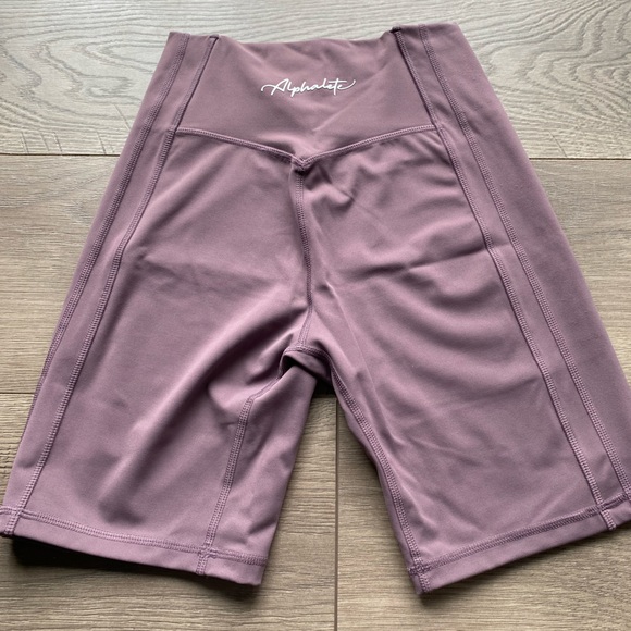 Alphalete Pulse Kinetic shorts - Picture 3 of 4